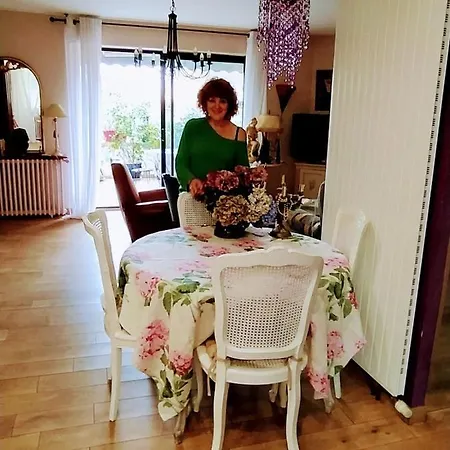 D'hotes Chez Claude Bardou Bed and breakfast Lacrouzette