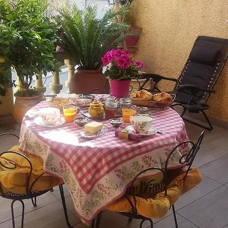 Bed & Breakfast D'hotes Chez Claude Bardou Lacrouzette